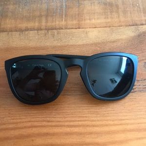 CK R724S Matte Black Sunnies
